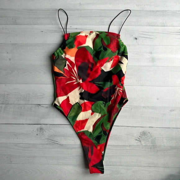 PrettyLittleThing Floral Print One Piece Swimsuit US 2 - Picture 3 of 11